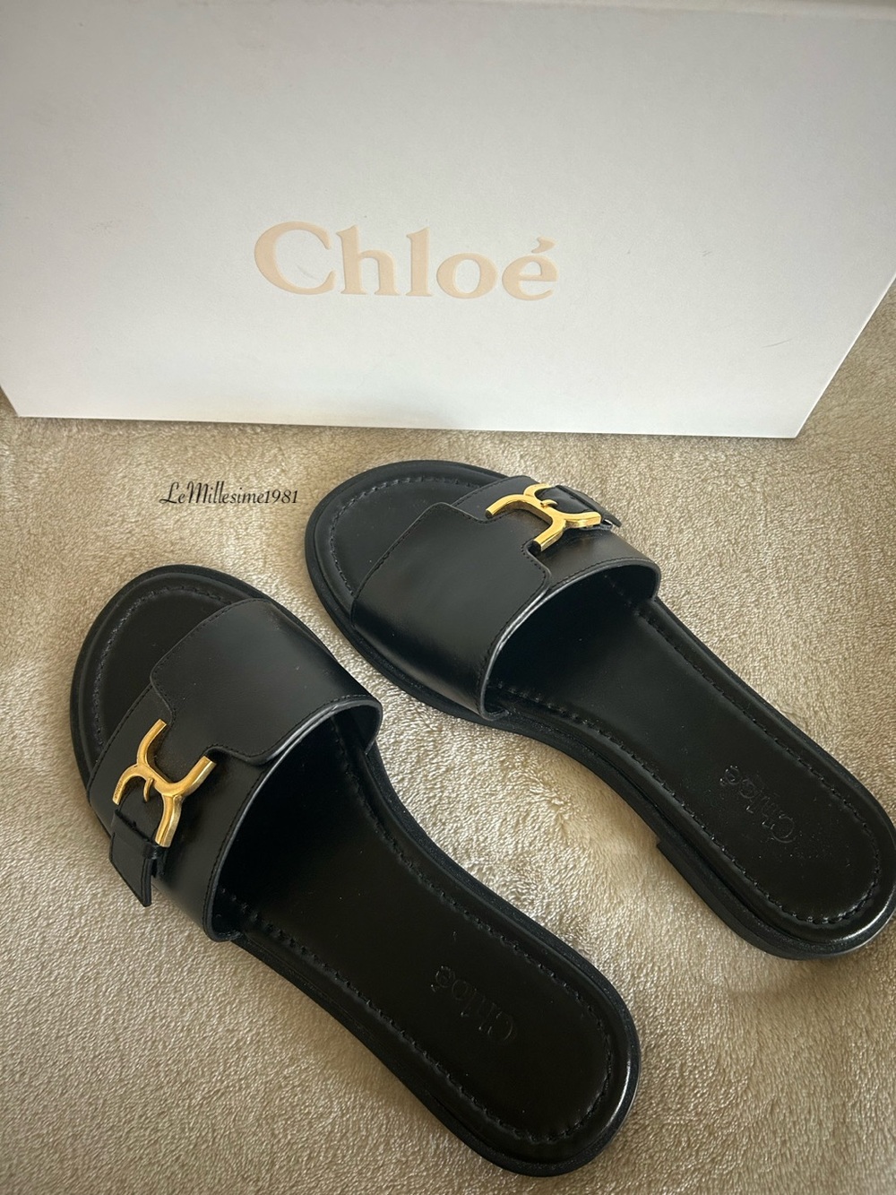 NEW Chloe Women’s Black Leather Marcie Slides
Size EU 37W
Retail: $690.00